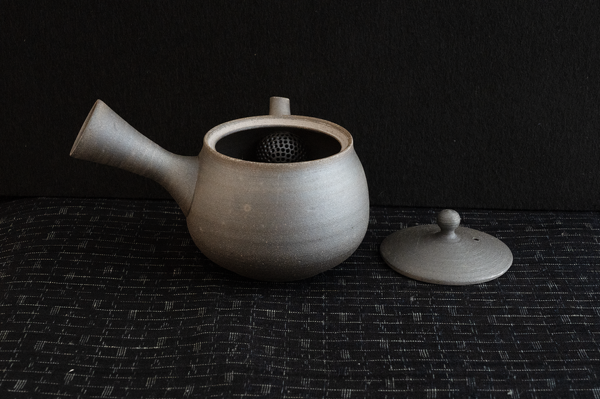 Japan, Keramik, Porzellansieb